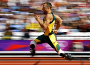 熊猫直播tv-石宇奇刷新纪录，韩国队碾压泰国队，亚洲羽坛新格局的震撼之夜