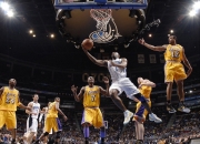 熊猫体育中国App-欧文大场面先生再显神威，浙江队对阵黄蜂成经典之战