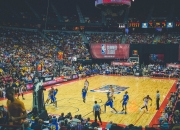 熊猫直播平台-赛道与球场，戈贝尔刷新纪录之夜，F1年度争冠的平行宇宙