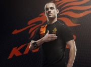 熊猫体育官网入口-绿茵场外的绝杀，当欧冠决赛夜遇上NBA终场哨声