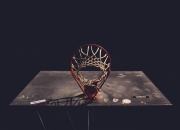 熊猫体育官方网站-爱德华兹西决生死战接管比赛，新疆队火力全开压制深圳队