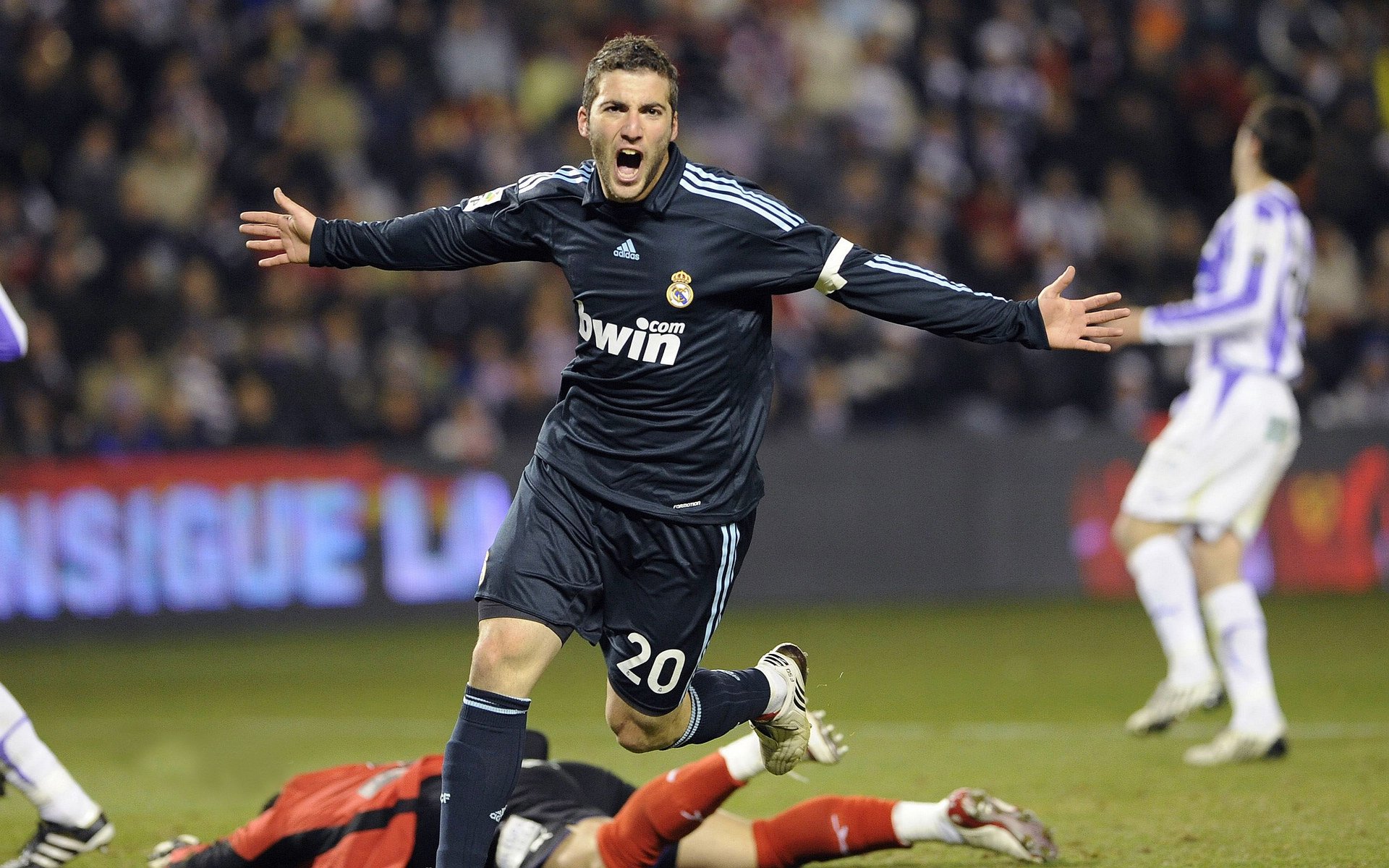 东决关键战之夜，奥纳纳成为胜负手