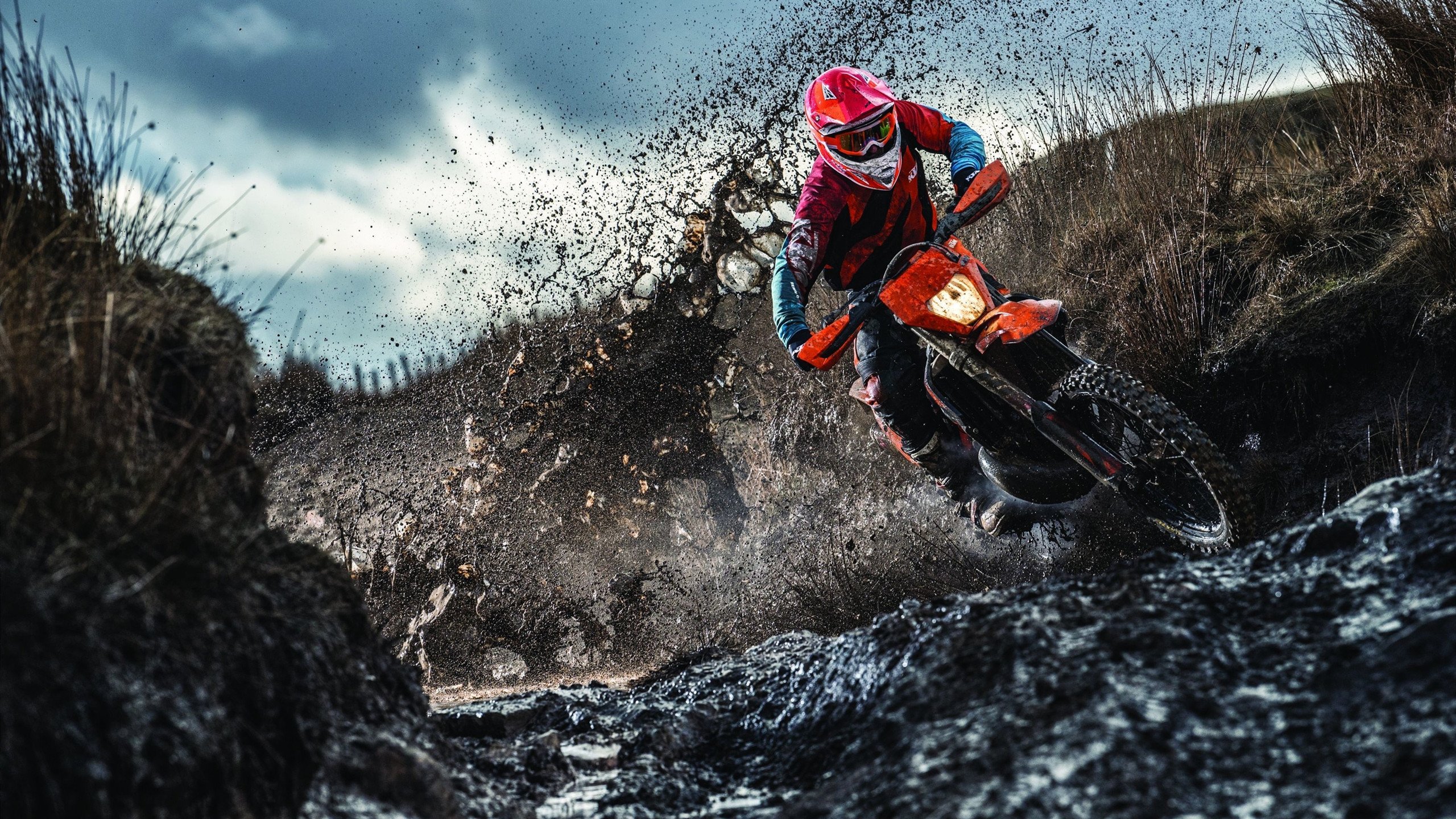 爱德华兹西决生死战接管比赛，新疆队火力全开压制深圳队