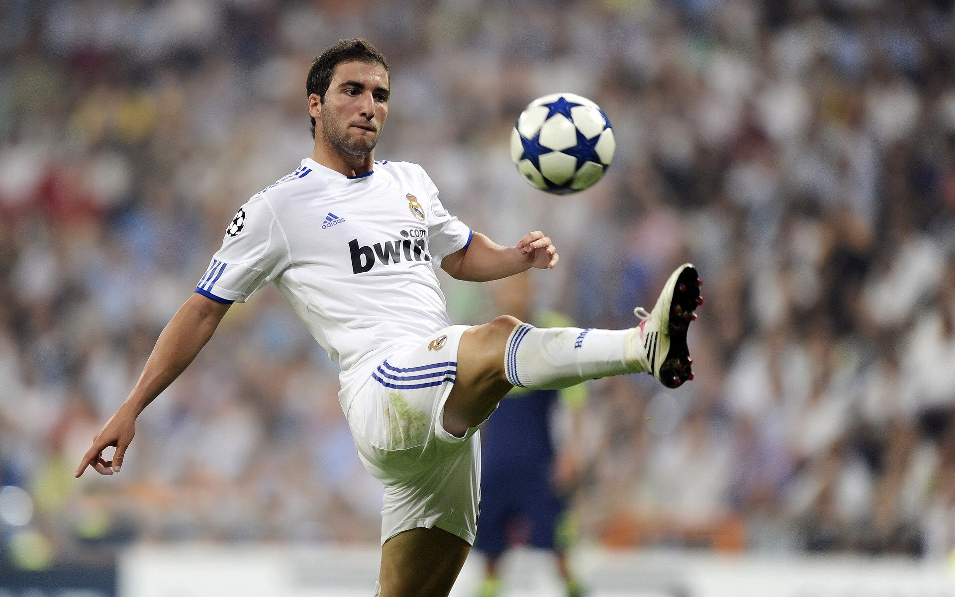 巴雷拉爆发点燃秘鲁希望之光，战术纪律正面击溃贝蒂斯彰显南美韧性